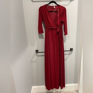 Pink Blush Maternity dress- size Large. Worn only once for maternity photos.